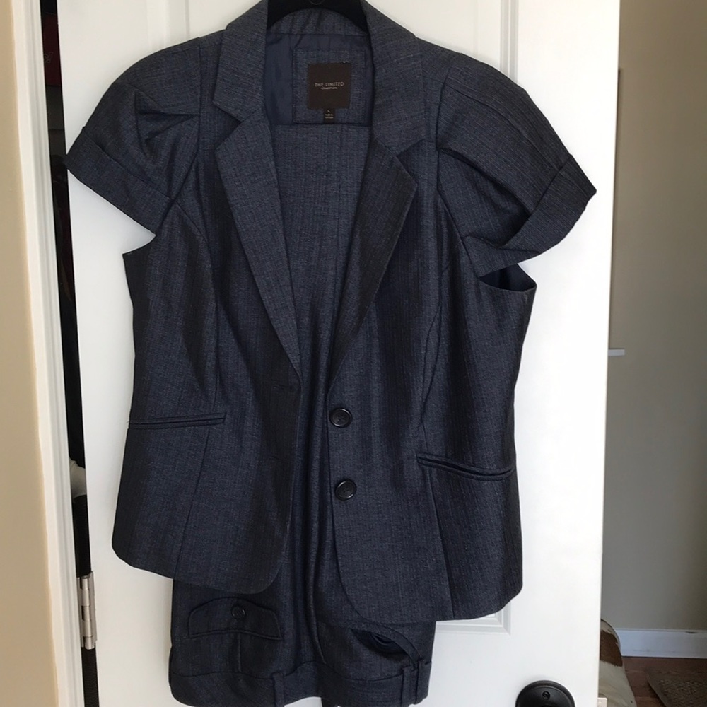 Sz 12 The Limited Suit